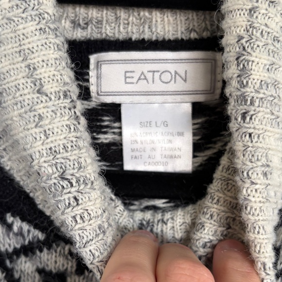 Vintage Men's Black and Cream Patterned Turtleneck Sweater - Picture 2 of 2